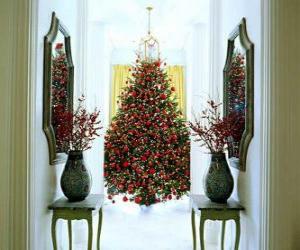 yapboz Çok süslemeleri ile Noel ağacı